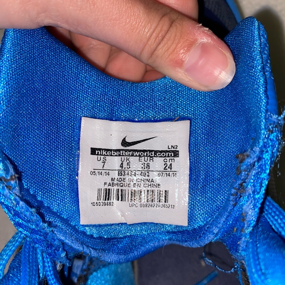 Nike Hyperdunks - Picture 2 of 4